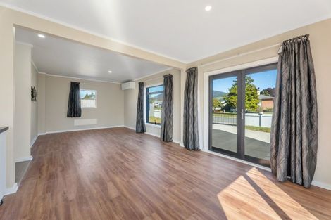 Photo of property in 44 Te Iwiheke Place, Turangi, 3334