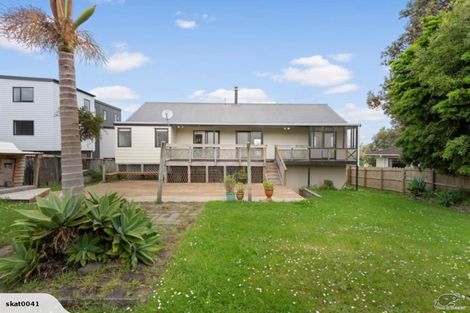Photo of property in 19 Crosby Road, West Harbour, Auckland, 0618