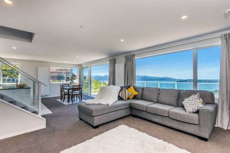 Photo of property in 8 Cessna Way, Newlands, Wellington, 6037