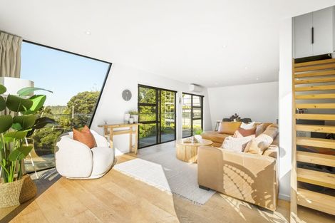 Photo of property in 2/42 Island Road, Beach Haven, Auckland, 0626