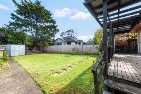 Photo of property in 32 Serwayne Place, Sunnyvale, Auckland, 0612