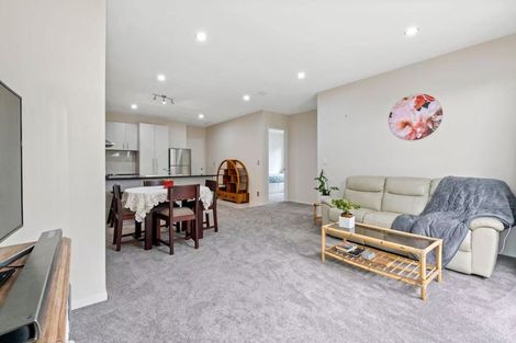 Photo of property in 2 Vivian Road, Silverdale, 0932