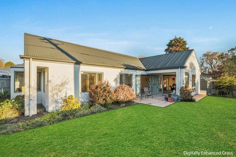 Photo of property in 12 Locarno Street, Opawa, Christchurch, 8023