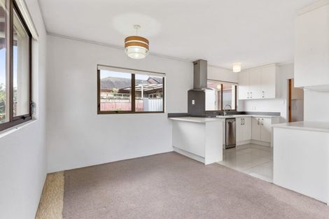 Photo of property in 2/146 Queen Street, Pukekohe, 2120