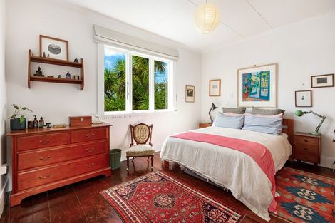 Photo of property in 21 Upper Bourke Street, Kilbirnie, Wellington, 6022