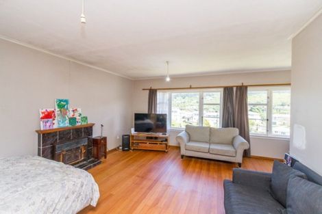 Photo of property in 9 Anthony Street, Tawa, Wellington, 5028