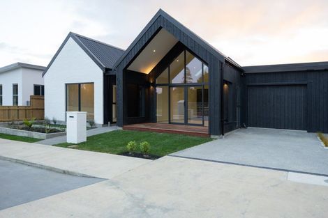 Photo of property in 42 Kanuka Drive, Hokowhitu, Palmerston North, 4410