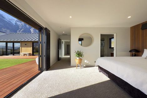 Photo of property in 6a Kinross Lane, Jacks Point, Queenstown, 9371