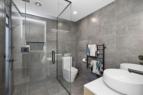 Photo of property in 68 Parrs Road, Hurworth, New Plymouth, 4371