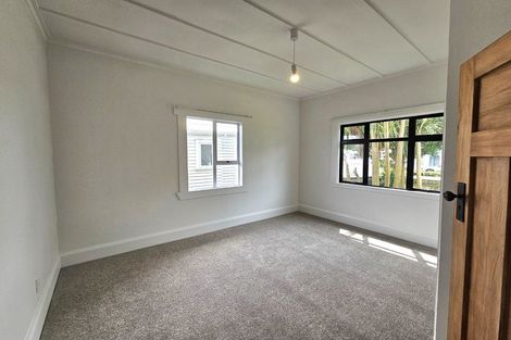 Photo of property in 40 Record Street, Fitzroy, New Plymouth, 4312