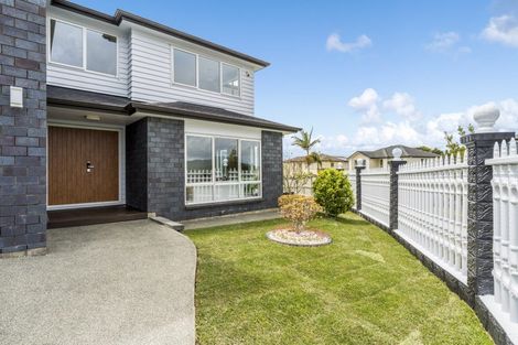 Photo of property in 79 San Valentino Drive, Henderson, Auckland, 0612