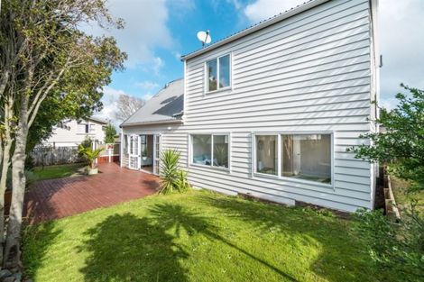 Photo of property in 2/210 Sunnynook Road, Totara Vale, Auckland, 0627