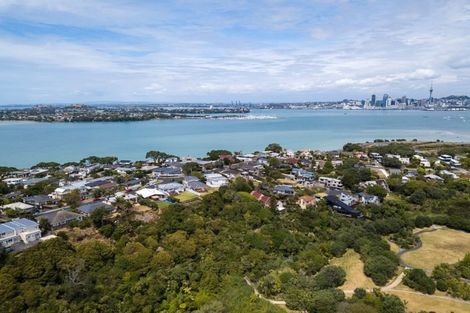 Photo of property in 82 Sylvan Avenue, Northcote, Auckland, 0627