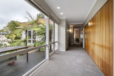 Photo of property in 5 Aokautere Drive, Fitzherbert, Palmerston North, 4410