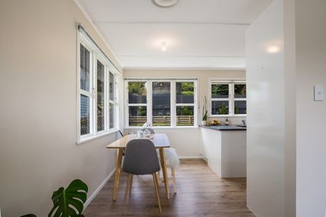 Photo of property in 14 Lynda Avenue, Paparangi, Wellington, 6037