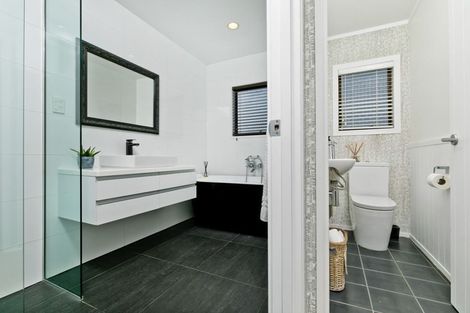 Photo of property in 48 Polkinghorne Drive, Manly, Whangaparaoa, 0930