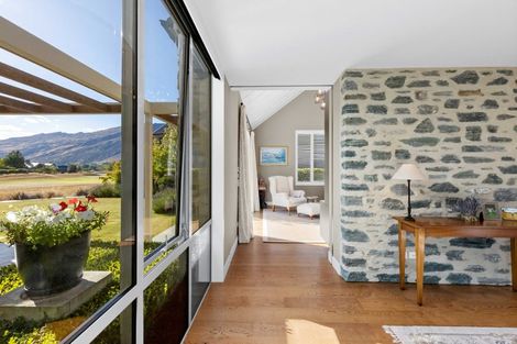 Photo of property in 15 Ayrburn Ridge, Arrowtown, Queenstown, 9371