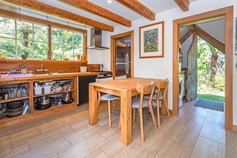 Photo of property in 480 Driving Creek Road, Coromandel, 3506