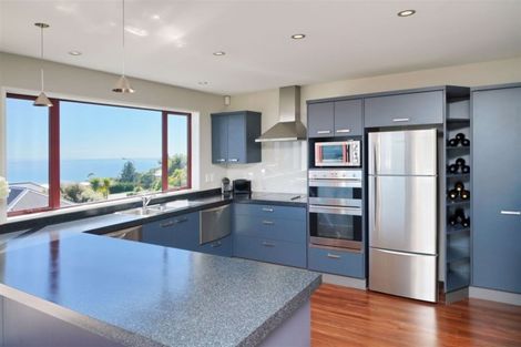 Photo of property in 1 Signal Hill Road, Mount Pleasant, Christchurch, 8081