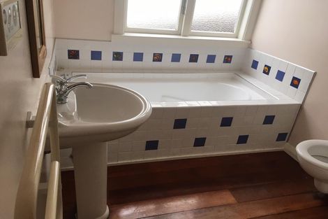 Photo of property in 92 Overtoun Terrace, Hataitai, Wellington, 6021