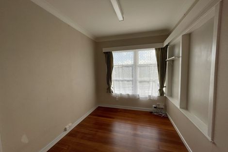 Photo of property in 377 East Coast Road, Mairangi Bay, Auckland, 0630