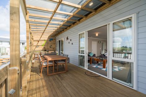 Photo of property in 9 Weka Street, Mangawhai, 0505