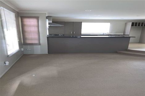 Photo of property in 111 Baverstock Road, Flat Bush, Auckland, 2016
