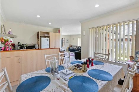 Photo of property in 19 Old Park Place, Takanini, 2112