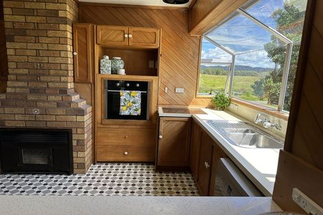 Photo of property in 25 Pyle Road West, One Tree Point, 0118