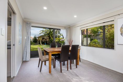 Photo of property in 6 Lough Derg Place, Pinehill, Auckland, 0632