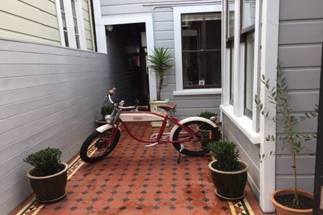 Photo of property in 18 Bidwill Street, Mount Cook, Wellington, 6021