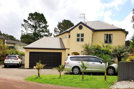 Photo of property in 15 Cayman Place, Unsworth Heights, Auckland, 0632