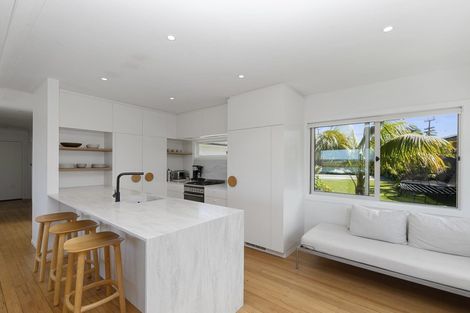 Photo of property in 106 Tiroroa Avenue, Te Atatu South, Auckland, 0610