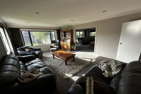 Photo of property in 24 Cleveland Heights, Kelvin Grove, Palmerston North, 4414