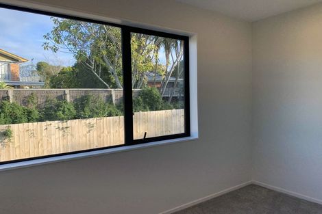 Photo of property in 17 Paina Crescent, Massey, Auckland, 0614