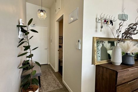 Photo of property in 1/25 Home Street, Mount Victoria, Wellington, 6011