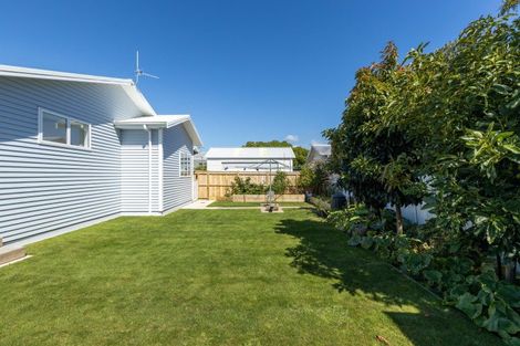 Photo of property in 12 Kowhai Street, Strandon, New Plymouth, 4312