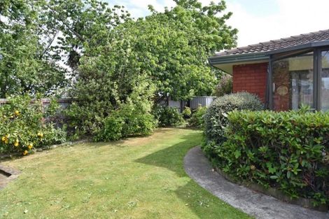 Photo of property in 2/6 Florance Place, Parklands, Christchurch, 8083