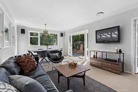 Photo of property in 6 Winston Street, Crofton Downs, Wellington, 6035