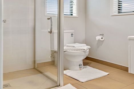 Photo of property in 2 Captain Mitchell Drive, Opaheke, Papakura, 2113