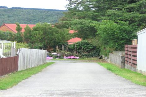 Photo of property in 77 Hillside Drive, Maoribank, Upper Hutt, 5018