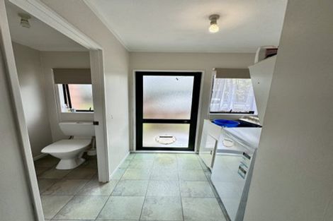 Photo of property in 6 Garcia Place, West Harbour, Auckland, 0618