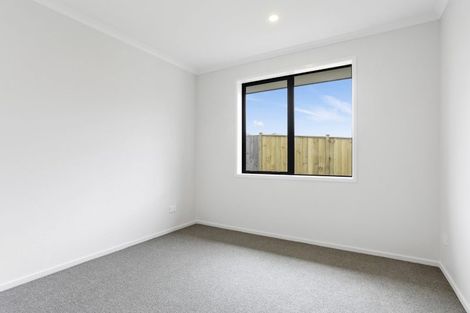 Photo of property in 4 Tahuna Minhinnick Drive, Glenbrook, 2681