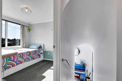 Photo of property in 17 Oberon Street, Stratford, 4332