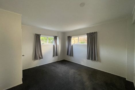 Photo of property in 34 Kingsclere Place, Goodwood Heights, Auckland, 2105