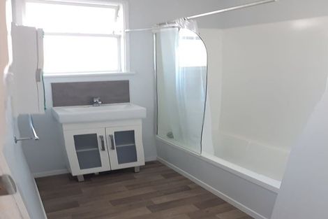 Photo of property in 6 Brougham Place, West Harbour, Auckland, 0618