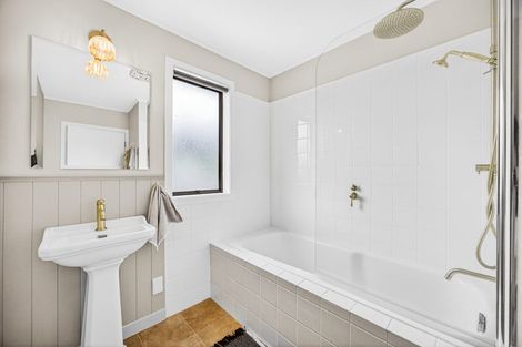 Photo of property in 53 Cambridge Road, Riverhead, 0820