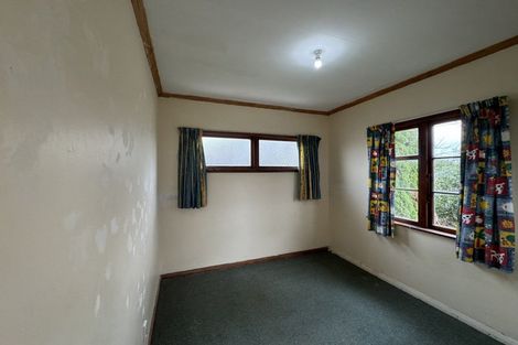 Photo of property in 2 Hobson Place, Takaro, Palmerston North, 4412