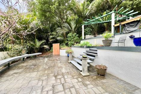 Photo of property in 14 Titirangi Beach Road, Titirangi, Auckland, 0604