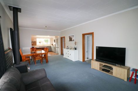 Photo of property in 52 Burns Street, Dannevirke, 4930